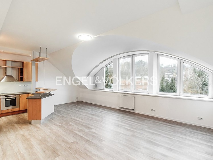 Pronájem bytu 3+kk 93 m² - foto 1