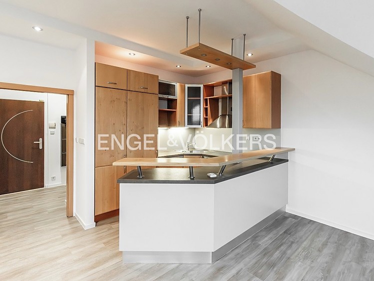Pronájem bytu 3+kk 93 m² - foto 3
