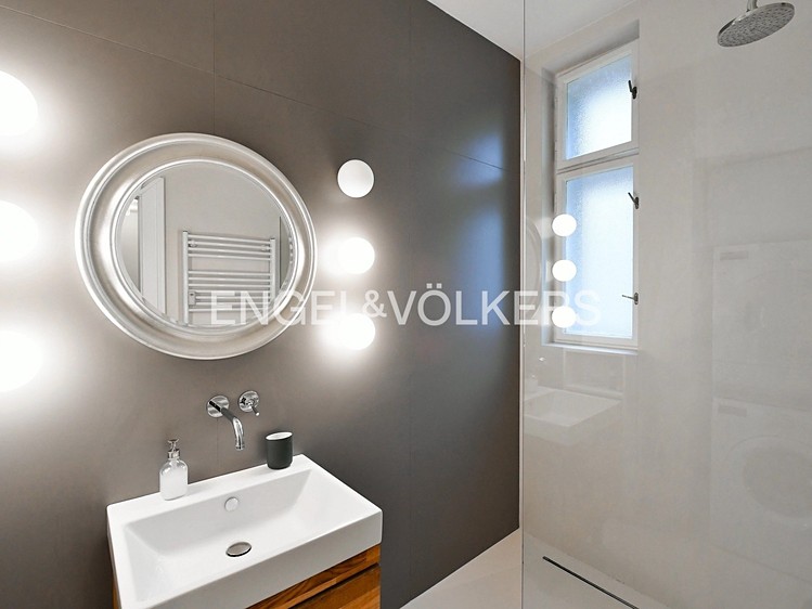 Pronájem bytu 2+1 88 m² - foto 5