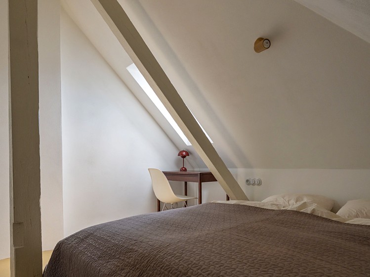 Pronájem bytu 2+kk 50 m² (Podkrovní) - foto 3