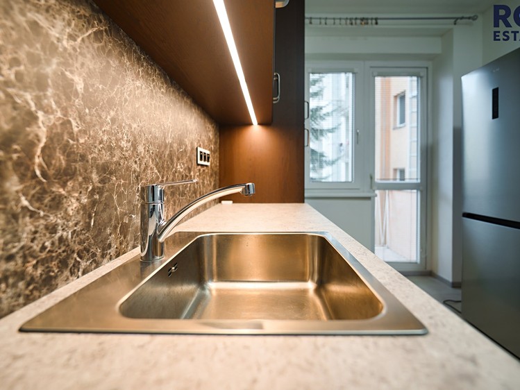 Pronájem bytu 2+1 57 m² - foto 1