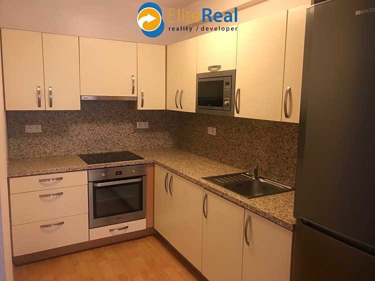 Pronájem bytu 2+kk 65 m² - foto 1