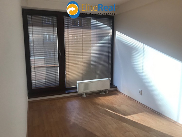 Pronájem bytu 2+kk 65 m² - foto 8