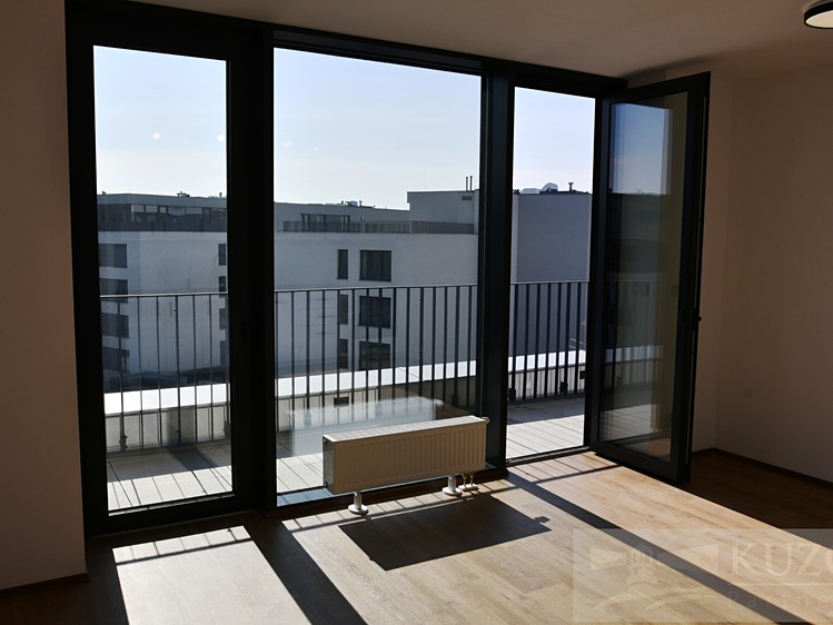 Pronájem bytu 1+kk 33 m² (Jednopodlažní) - foto 2