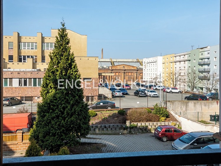 Pronájem bytu 3+kk 71 m² - foto 2