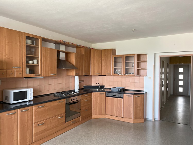 Pronájem bytu 2+1 87 m² - foto 2