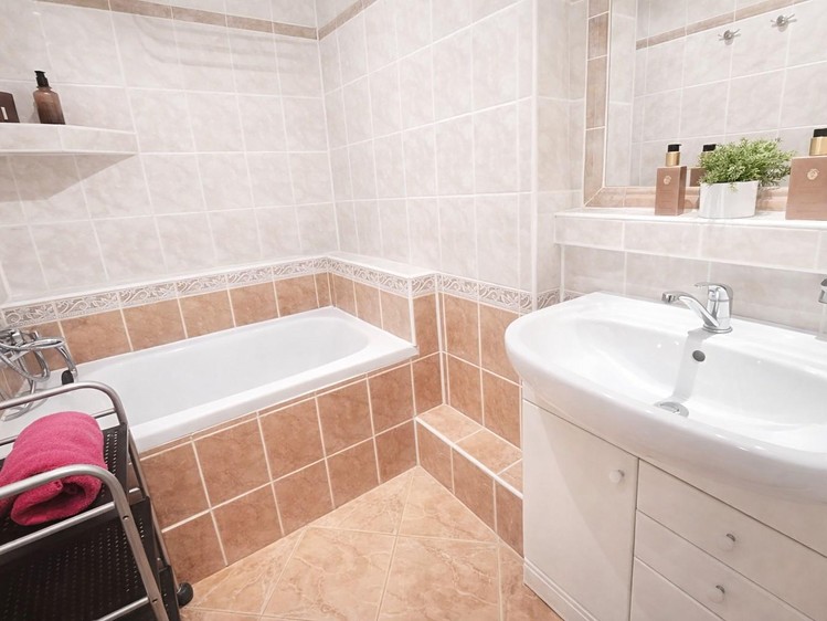 Pronájem bytu 2+kk 42 m² - foto 4