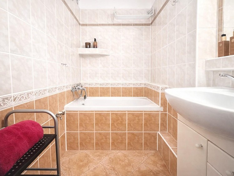 Pronájem bytu 2+kk 42 m² - foto 5