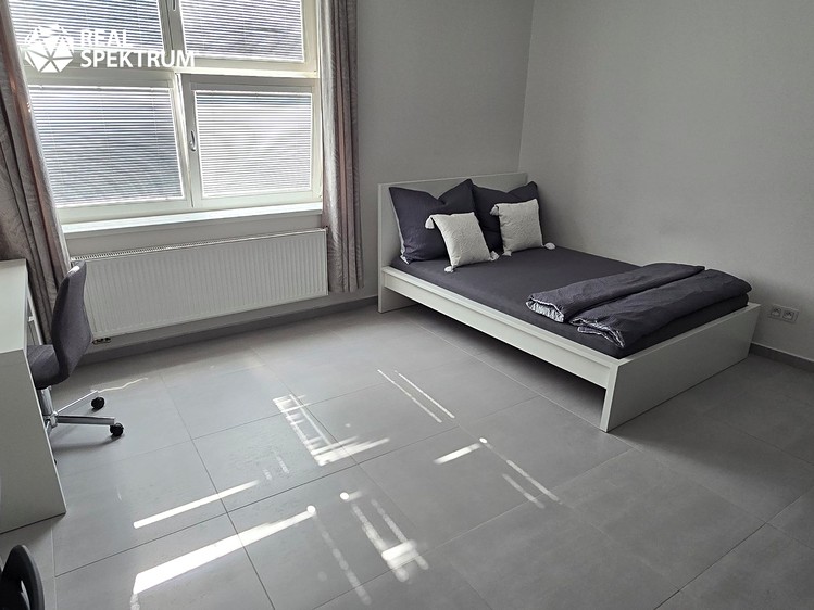 Pronájem bytu 1+kk 32 m² - foto 1
