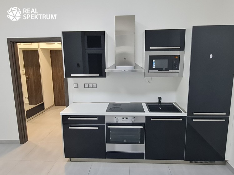 Pronájem bytu 1+kk 28 m² - foto 2