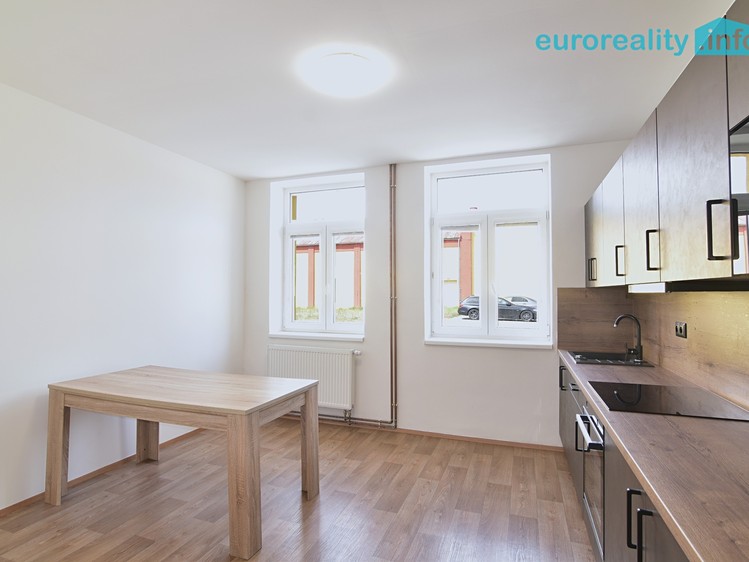 Pronájem bytu 1+1 62 m² (Jednopodlažní) - foto 2