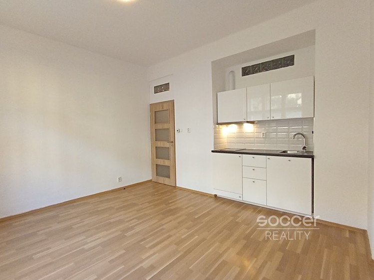 Pronájem bytu 2+kk 50 m² (Jednopodlažní) - foto 1
