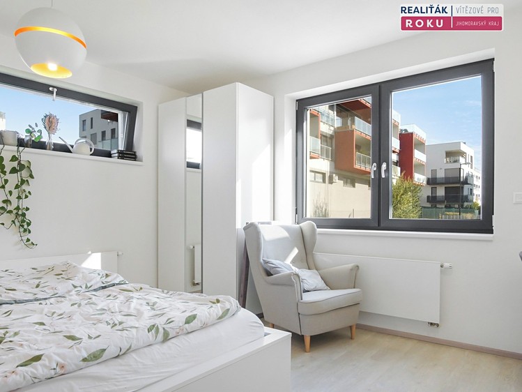 Pronájem bytu 3+kk 88 m² - foto 8