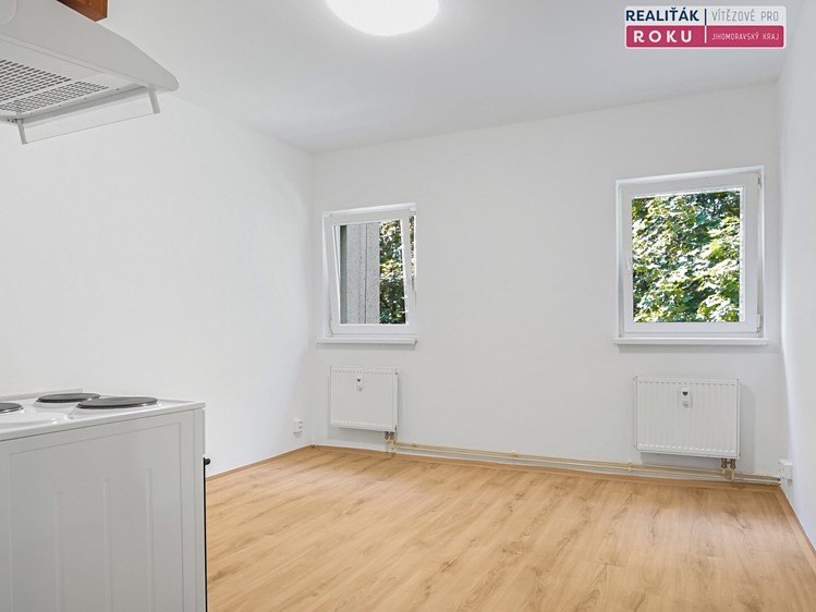 Pronájem bytu 2+kk 34 m² - foto 3