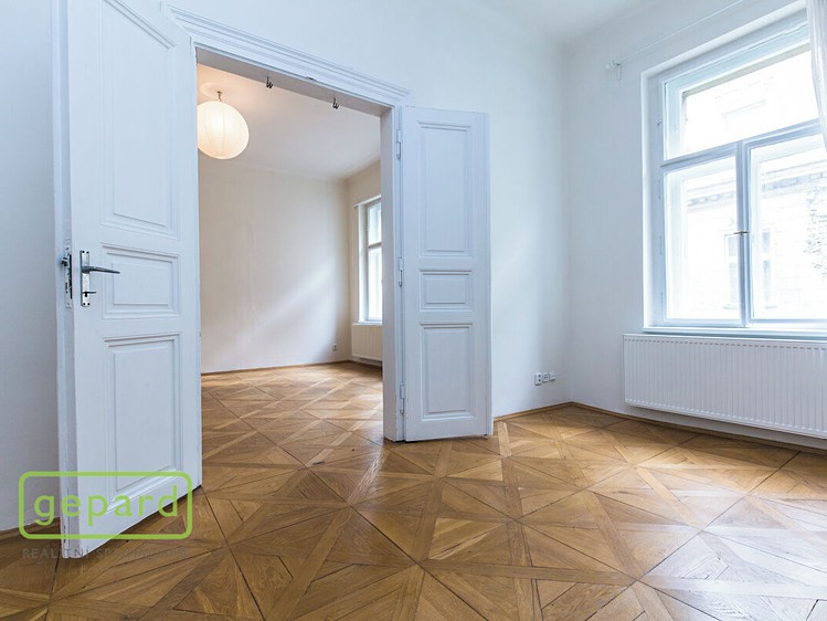 Pronájem bytu 2+1 82 m² - foto 1