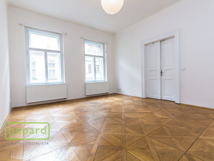 Pronájem bytu 2+1 82 m² - foto 2