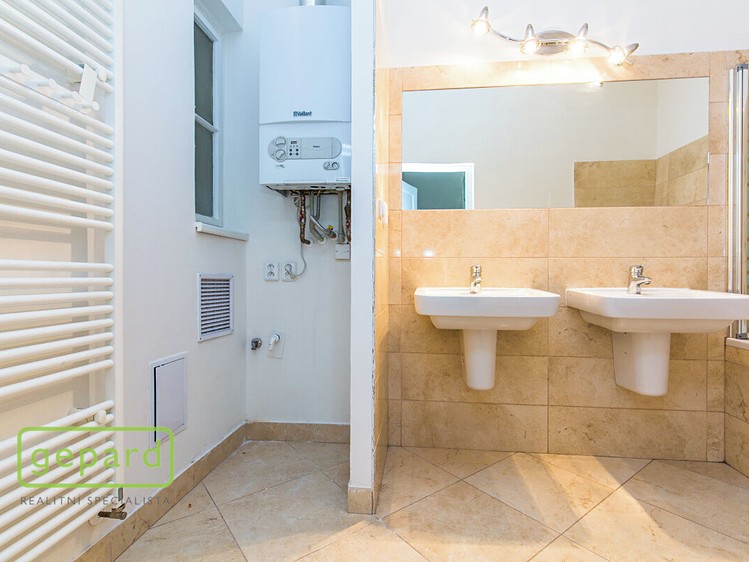 Pronájem bytu 2+1 82 m² - foto 6