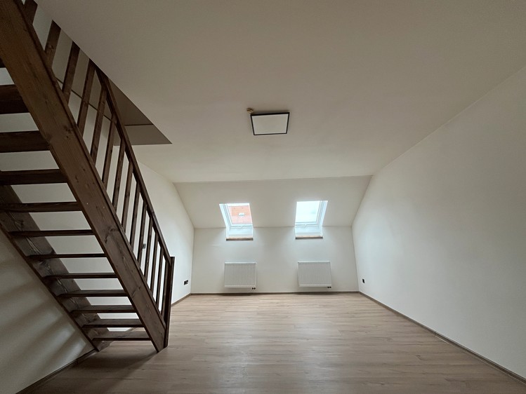 Pronájem bytu 3+kk 90 m² (Mezonet) - foto 4