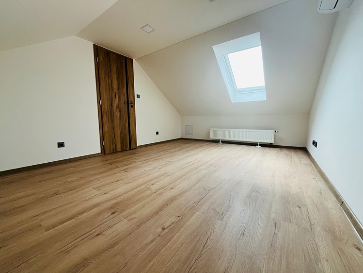 Pronájem bytu 3+kk 90 m² (Mezonet) - foto 2
