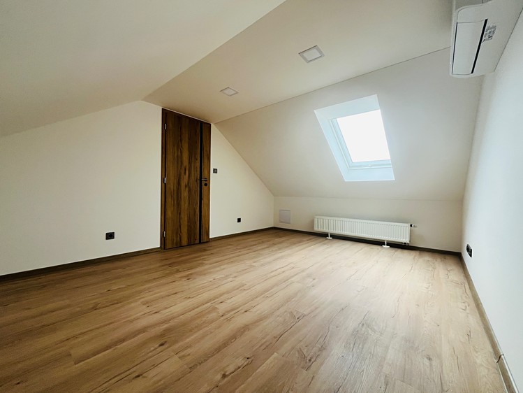 Pronájem bytu 3+kk 90 m² (Mezonet) - foto 5