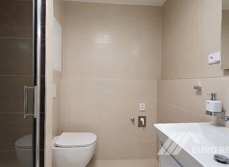 Pronájem bytu 1+kk 38 m² - foto 6