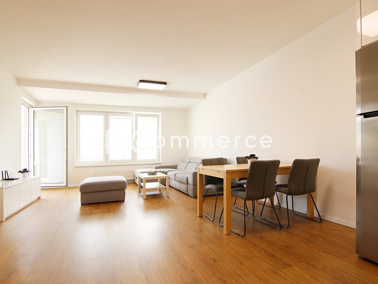 Pronájem bytu 3+kk 76 m² - foto 7