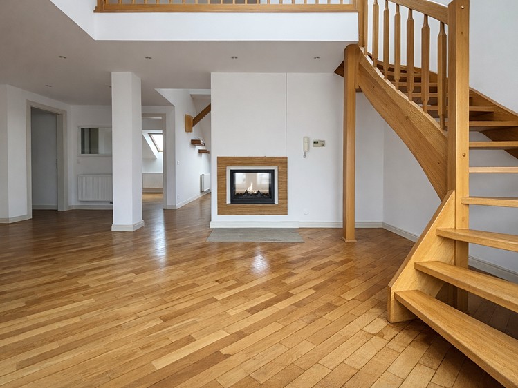 Pronájem bytu 4+1 168 m² (Podkrovní) - foto 1