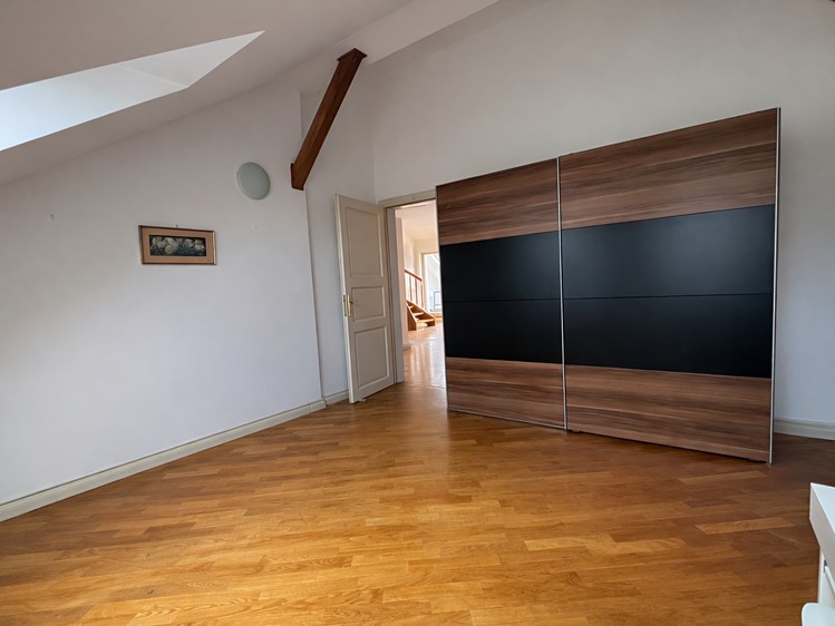 Pronájem bytu 4+1 168 m² (Podkrovní) - foto 7