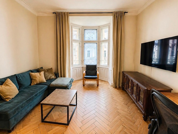 Pronájem bytu 2+kk 63 m² (Jednopodlažní) - foto 1