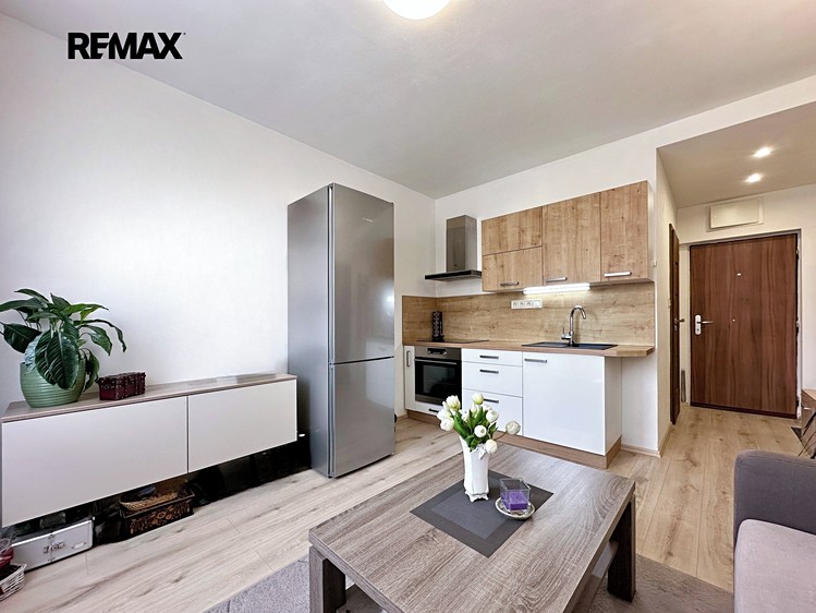 Pronájem bytu 2+kk 38 m² - foto 2