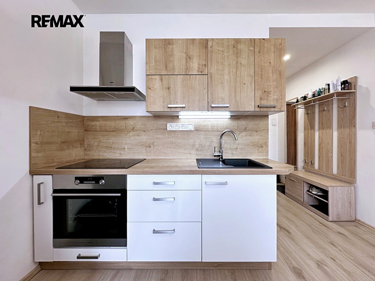 Pronájem bytu 2+kk 38 m² - foto 3