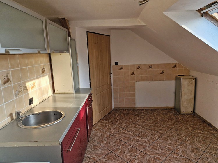 Pronájem bytu 2+1 59 m² (Podkrovní) - foto 3