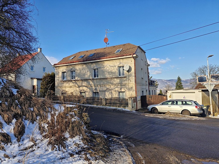 Pronájem bytu 2+1 59 m² (Podkrovní) - foto 1
