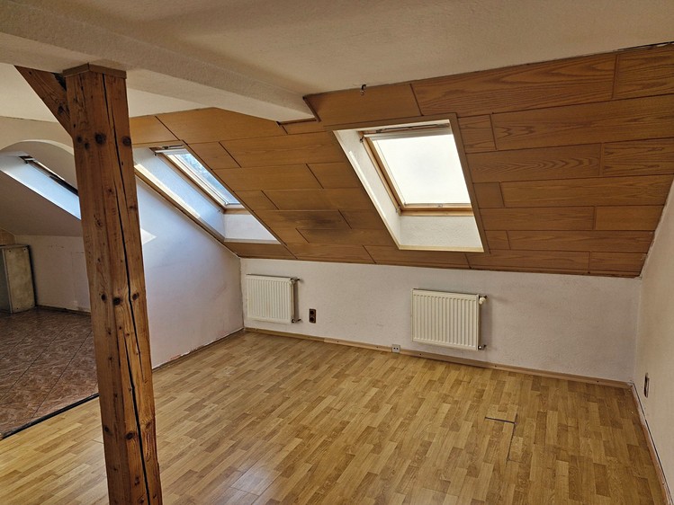 Pronájem bytu 2+1 59 m² (Podkrovní) - foto 6