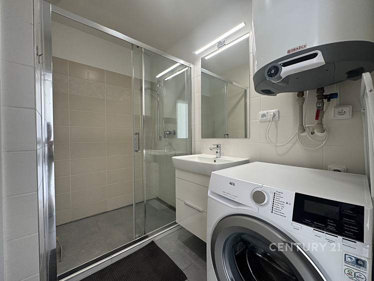 Pronájem bytu 3+kk 69 m² (Podkrovní) - foto 8