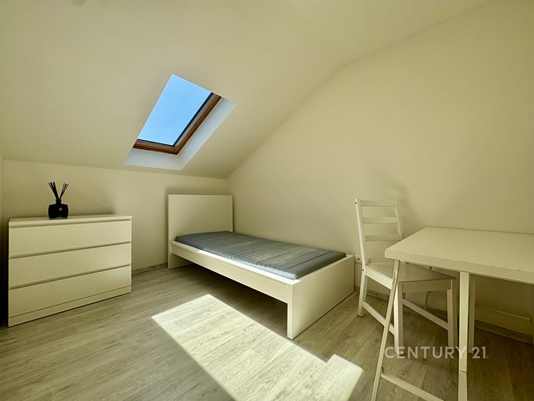 Pronájem bytu 3+kk 69 m² (Podkrovní) - foto 7