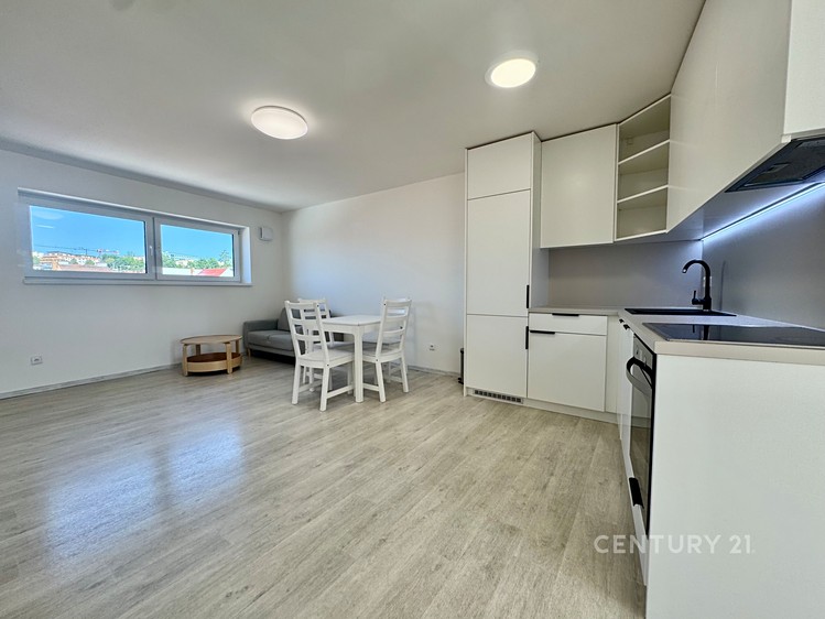 Pronájem bytu 3+kk 69 m² (Podkrovní) - foto 5