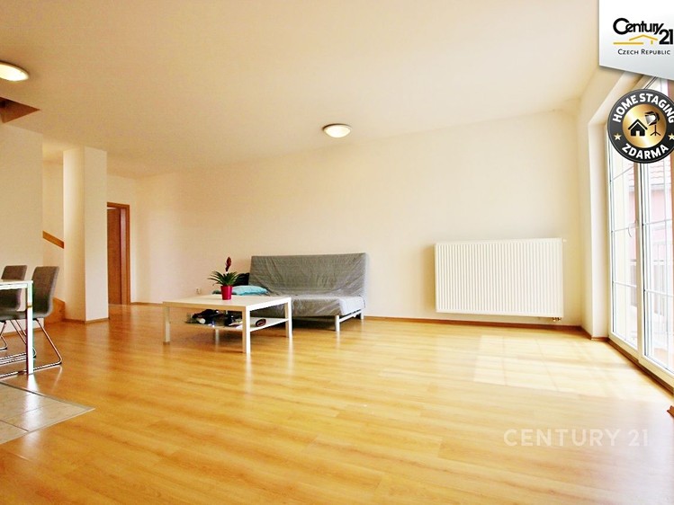 Pronájem bytu atypické 106 m² (Podkrovní) - foto 3