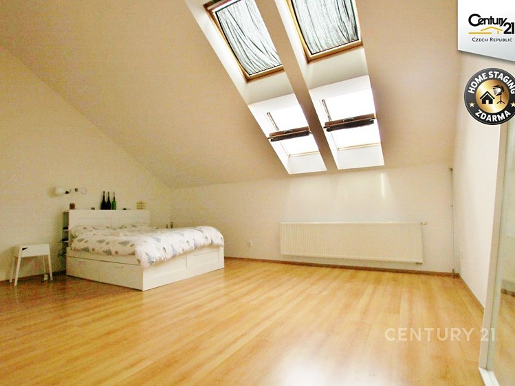 Pronájem bytu atypické 106 m² (Podkrovní) - foto 7