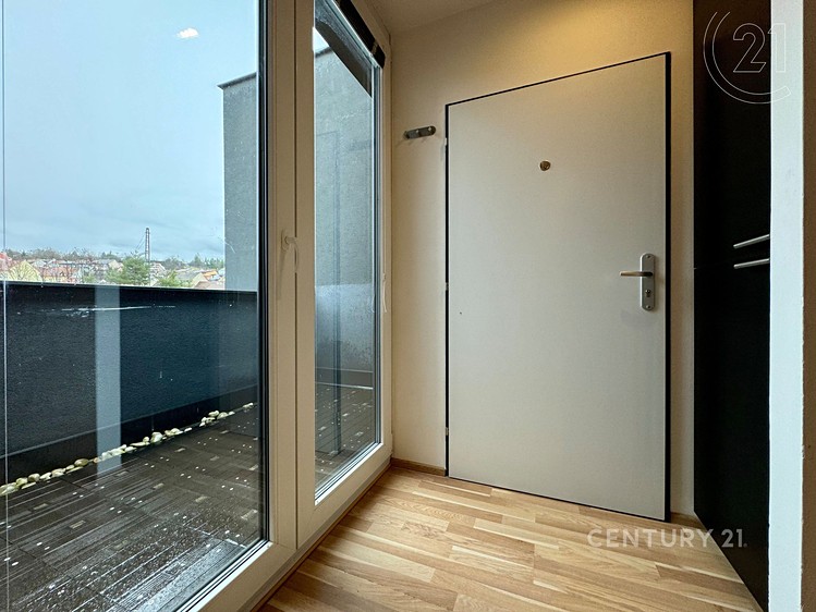 Pronájem bytu 3+kk 74 m² - foto 4