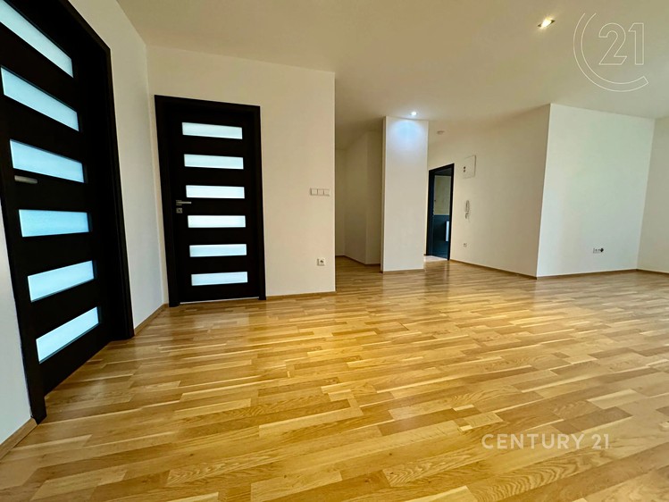 Pronájem bytu 3+kk 74 m² - foto 6