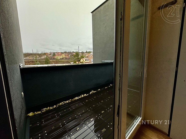 Pronájem bytu 3+kk 74 m² - foto 5
