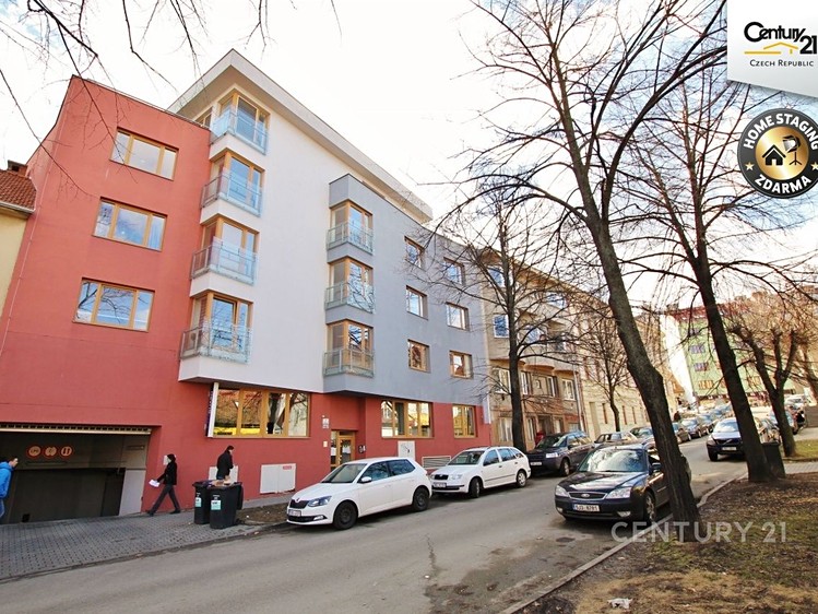 Pronájem bytu 3+kk 90 m² - foto 1