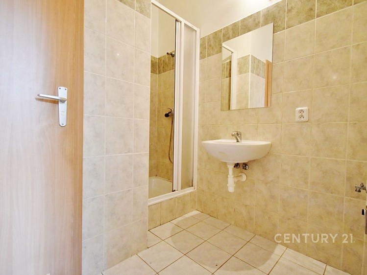 Pronájem bytu 1+1 36 m² - foto 3