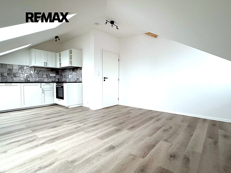 Pronájem bytu 2+kk 53 m² - foto 1