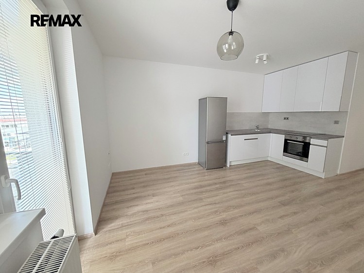 Pronájem bytu 1+kk 35 m² - foto 4