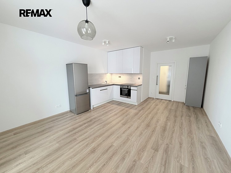 Pronájem bytu 1+kk 35 m² - foto 2