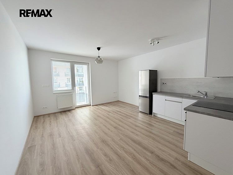 Pronájem bytu 1+kk 35 m² - foto 3