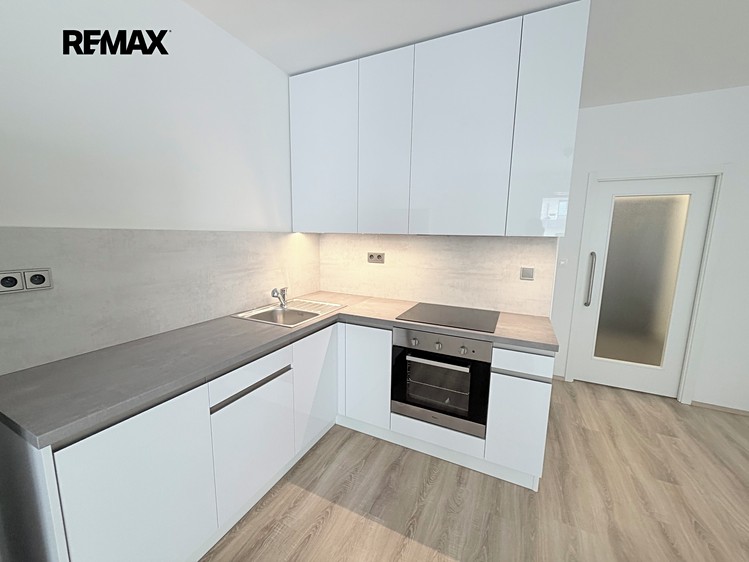 Pronájem bytu 1+kk 35 m² - foto 1