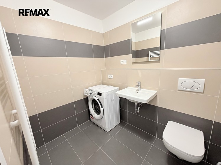 Pronájem bytu 1+kk 35 m² - foto 5